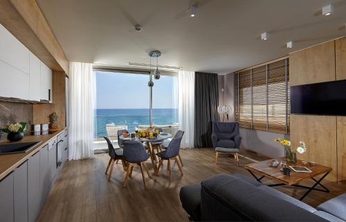 Seafront Apartments by Myseasight 4