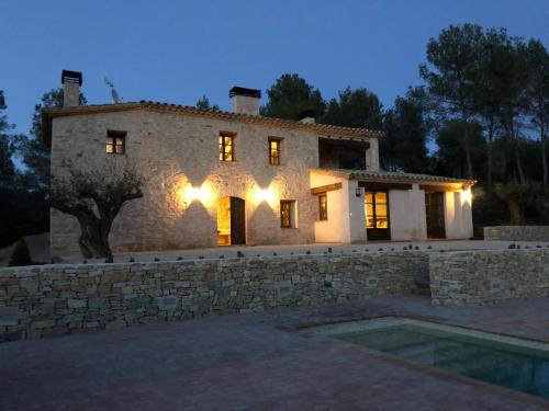 CAL PUIG, ENOTURISMO RURAL entre Vinas y Bosques