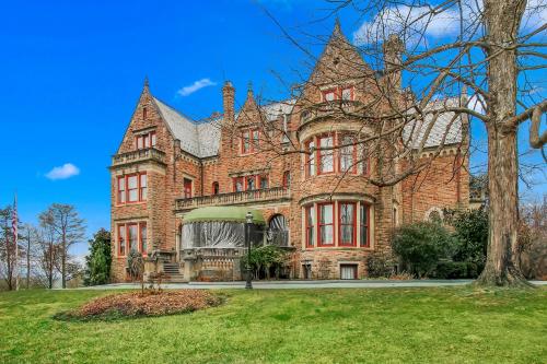 The Gables at Stirling Guest Hotel in Reading, USA