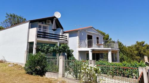  Apartments Stiva, Unterkunft in Pridraga