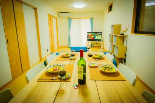 Three-Bedroom House image 4