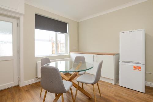 設施, Cosy House in the heart of Beeston with FREE Parking and WiFi in 貝斯頓中部