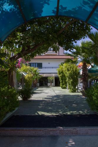 . HOTEL ATENA