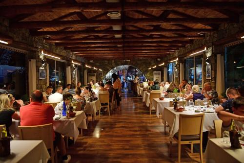 Restaurante, Mrizi i Zanave Agroturizëm (Mrizi i Zanave Agroturizem) in Lezhe