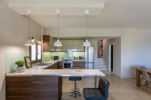  Sea Forever modern home in Skalani Heraklion, Unterkunft in Skalánion