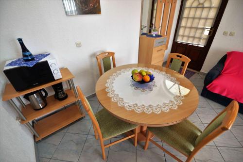 Apartment with Sea View image 10
