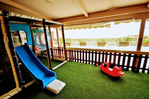 Stone Villa Inside Sea- Kids'Land