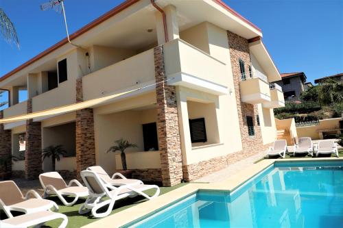 Villa Paglianiti - Your FAMILY Residence!