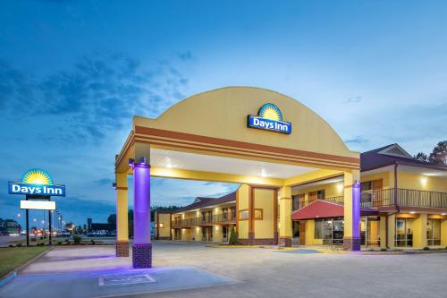 Days Inn by Wyndham Muscle Shoals