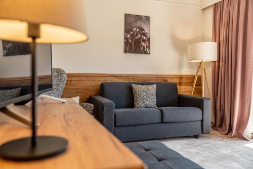 Superior Double Room with Balcony and City View image 3
