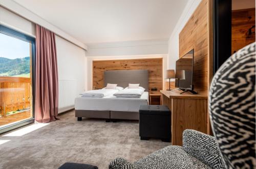 Superior Double Room with Balcony and City View room in Stadtvilla Schladming Boutiquehotel