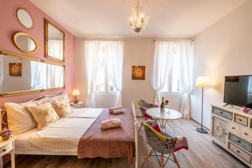 Old City Romantic Studios 3, Pula