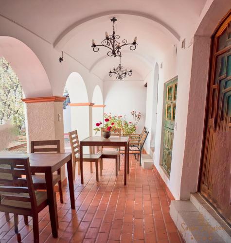 Hotel Santa Mónica (Hotel Santa Monica) in Sucre City Center
