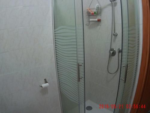Triple Room with Bathroom image 2