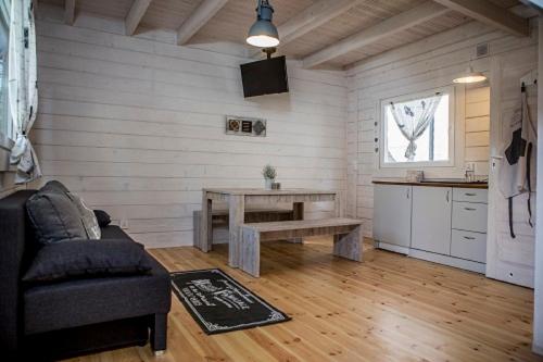 Two-Bedroom Bungalow image 4