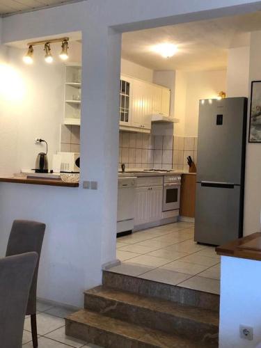 Apartments by the sea Duce Omis - 8680 - image 3