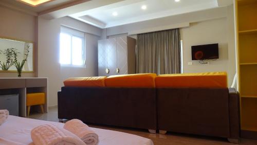 Hotel Beach Restaurant Fabio in Qazim Pali