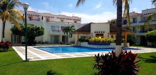 Casa en renta para descanso en Zona Diamante de Acapulco excelentes instalaciones y ubicación