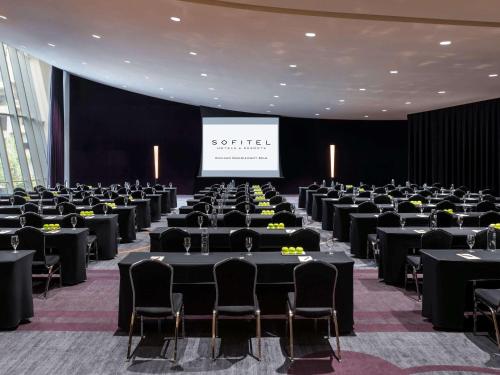 206945925 Sofitel Chicago Magnificent Mile