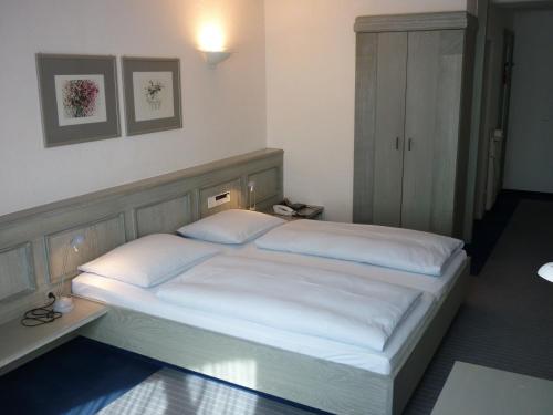 Avenue Hotel - image 5