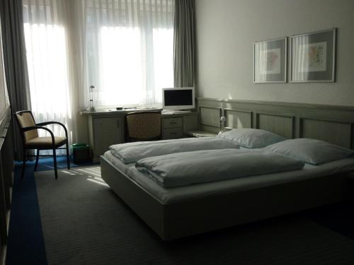 Avenue Hotel - image 8