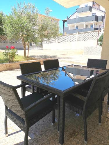 Apartments Ana Medulin - image 11