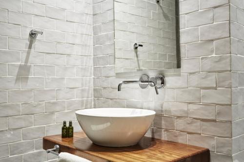 Cozy and Bright 2BD Apartment in Kolonaki - main image