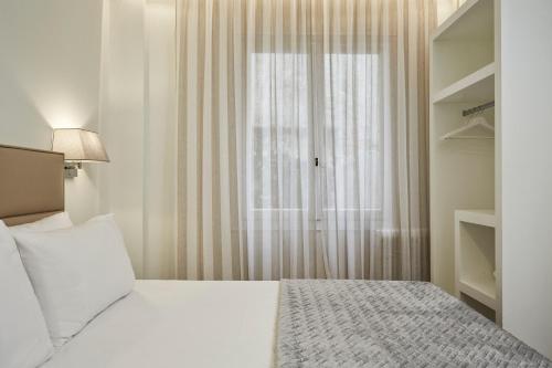 Cozy and Bright 2BD Apartment in Kolonaki - image 5