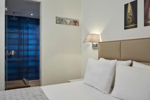 Cozy and Bright 2BD Apartment in Kolonaki - image 10