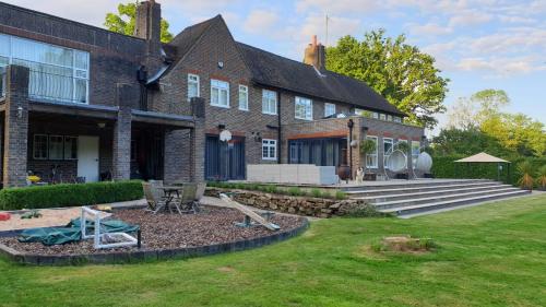 Beautiful 7 Bedroom Country House Sleeps 15, Uckfield, West Sussex