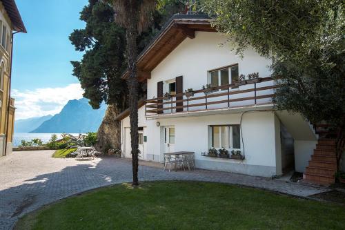  Apartments Suster, Pension in Nago-Torbole