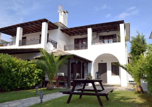  Harmony seaside apartments, Pension in Koropi