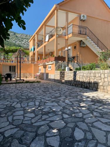 Tampilan eksterior, Apartments in villa Viktoria in Brca