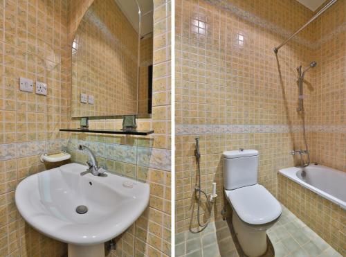 Bathroom, OYO 249 Al Yamama Palace Al Salam in Ar Rabwah