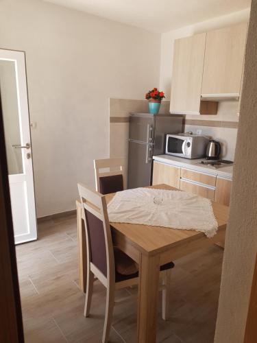Apartmani Lešić Zaklopatica - image 3