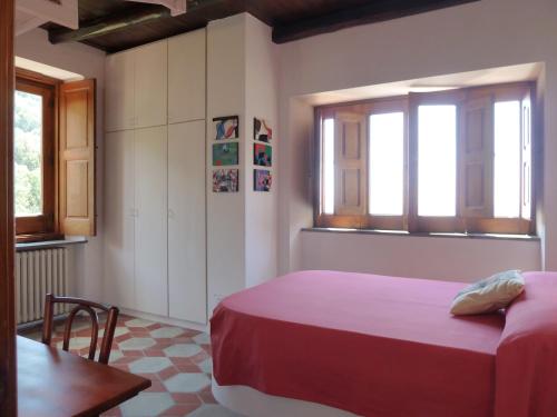 2 bedrooms, 3 beds