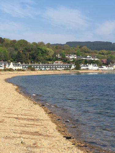 rand, 1 Shiphouse Apartment in Lamlash