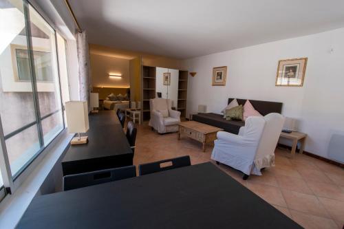 A l'ombre du Palais - image 6