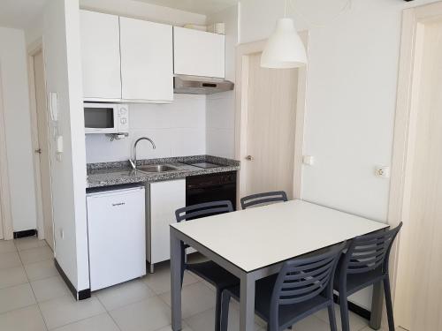 Apartamentos Maria Victoria - image 10