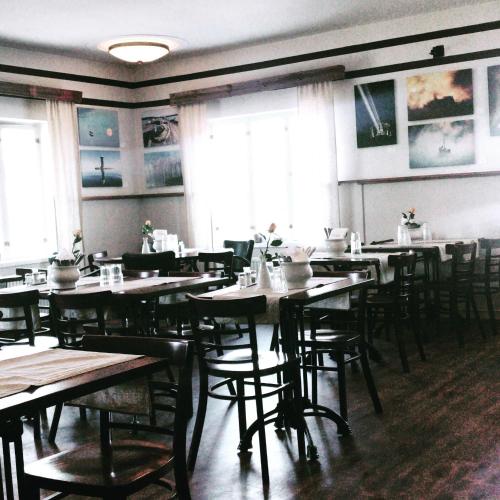 Hjalmar’s Hotel 3