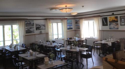 Hjalmar’s Hotel 2