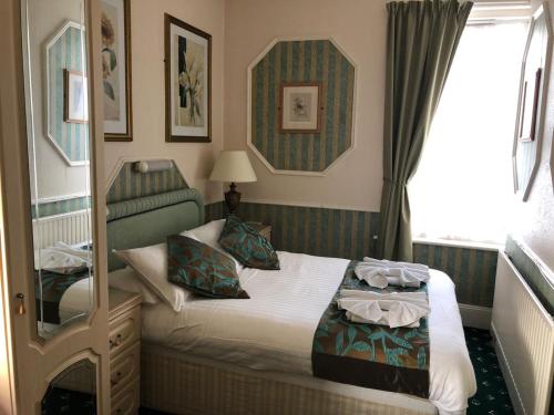 Everglades Hotel - image 4
