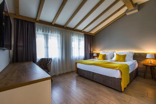 Superior Double Room image 4