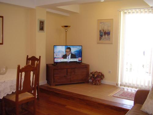 Water view brand new Apartment, short stroll to beach, peaceful! 5