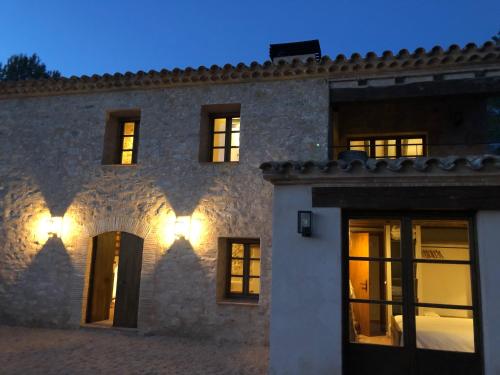  CAL PUIG, ENOTURISMO RURAL entre Viñas y Bosques in Juncosa