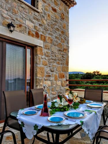 Dennis' seaview maisonette