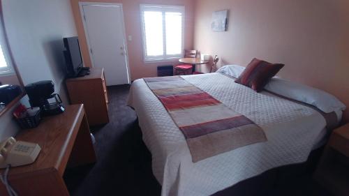 Blue Pine Motel - image 2