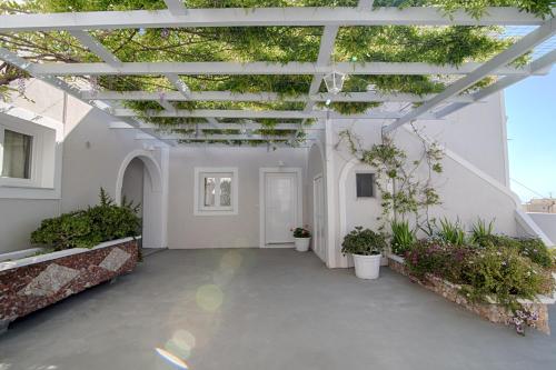 Wisteria Apartments - image 5