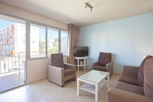 Apartamentos Ecuador Park - image 12