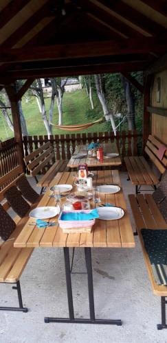  Guest House Yellow Jajcevic in Selište Drežničko